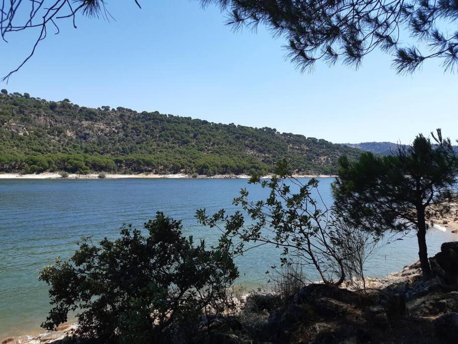 Acogedor Apartamento Con Bellas Vistas Al Embalse San Martin de Valdeiglesias Bagian luar foto