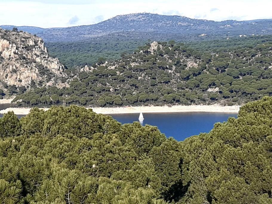 Acogedor Apartamento Con Bellas Vistas Al Embalse San Martin de Valdeiglesias Bagian luar foto